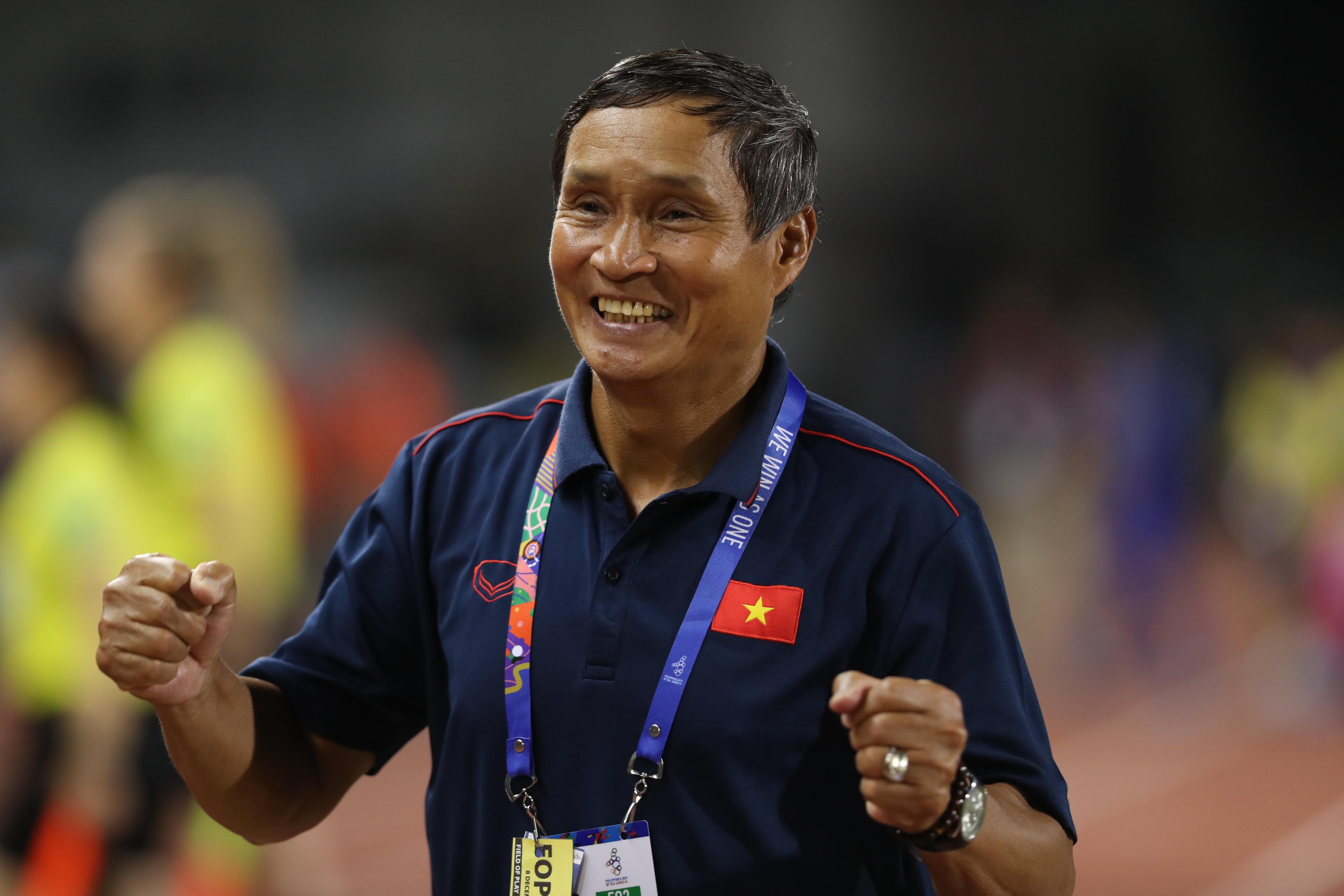 HLV Mai Đức Chung khẳng định tuyển VN sẽ đá phòng ngự. viet nam vs australia