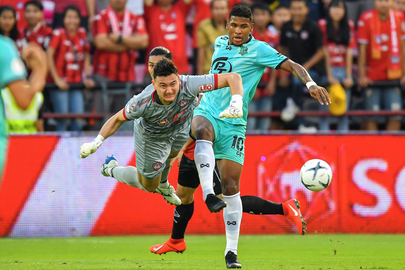 Hiếm khi Đặng Văn Lâm có 1 ngày thi đấu nhàn hạ trong màu áo Muangthong United Thai League 2019, Muangthong United, Đặng Văn Lâm