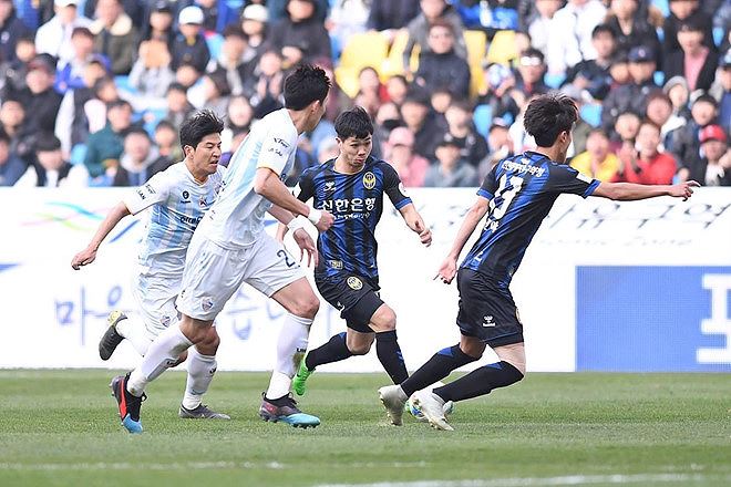 Công Phượng chơi xông xáo trong ngày được trở lại kết quả Incheon vs Pohang Steelers, xem trực tiếp incheon united, công phượng, K-League 2019
