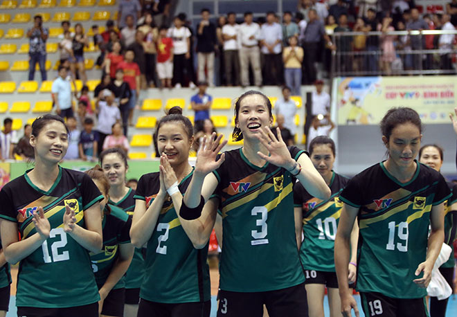 Thanh Thuý ăn mừng chiến thắng cùng các đồng đội giải bóng chuyền VTV9 Bình Điền, U23 Thái Lan, hot girl bóng chuyền