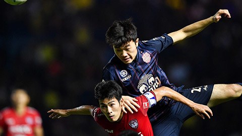 Xuân Trường thi đấu tốt nhất so với 2 tiền vệ trung tâm còn lại chainat vs buriram, lương xuân trường, buriram united xuân trường, buriram xuân trường