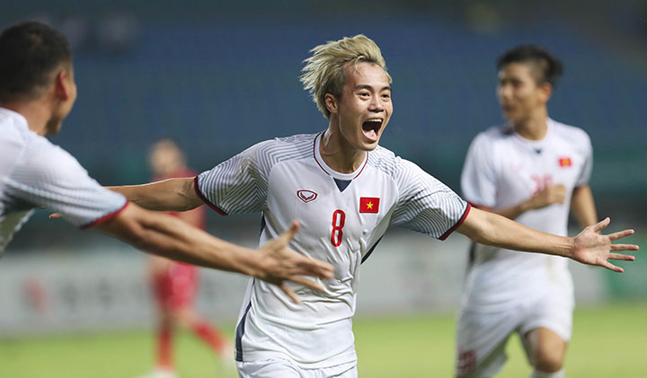 Văn Toàn đang đạt phong độ rất cao tại V-League 2019 đội tuyển u23 việt nam, đội tuyển u22 việt nam, SEA Games 30, SEA Games 2019