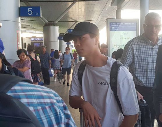 Công Phượng có mặt ở sân bay Tân Sơn Nhất để lên đường sang Bỉ công phượng sang bỉ, công phượng sang châu âu, công phượng xuất ngoại, công phượng hagl, công phượng đến châu âu