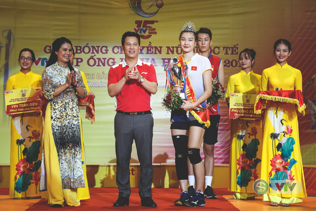 Đặng Thị Kim Thanh giành danh hiệu Hoa khôi của giải bóng chuyền nữ quốc tế VTV Cup 2018. Ảnh: VTV giải bóng chuyền nữ quốc tế vtv cup 2019, giải bóng chuyền nữ quốc tế vtv cup tôn hoa sen 2019, giải bóng chuyền nữ 2019, vtv cup 2019