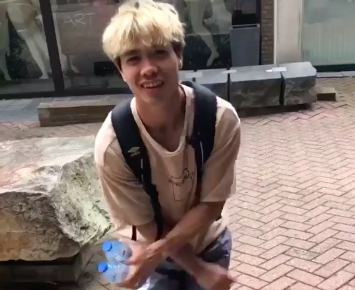 Công Phượng với điệu nhảy khiến đồng đội khóc thét. Ảnh từ clip công phượng nhảy múa, sint-truidense, sint-truiden, công phượng sang bỉ, công phượng
