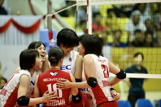 CLB NEC Nhật Bản đã giành chiến thắng ngoạn mục thu hoài, kim liên, vtv cup 2019, giải bóng chuyền nữ quốc tế vtv cup 2019, bóng chuyền hôm nay