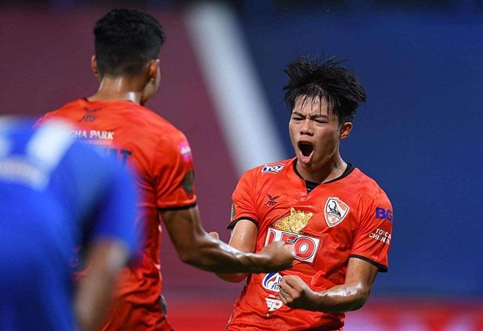 Chỉ mới 20 tuổi nhưng Ekanit Panya đã là nhân tố quan trọng của Chiangmai Messi Thái, Ekanit Panya là ai, Việt Nam vs Thái Lan, vòng loại World Cup 2022, vl wc 2022
