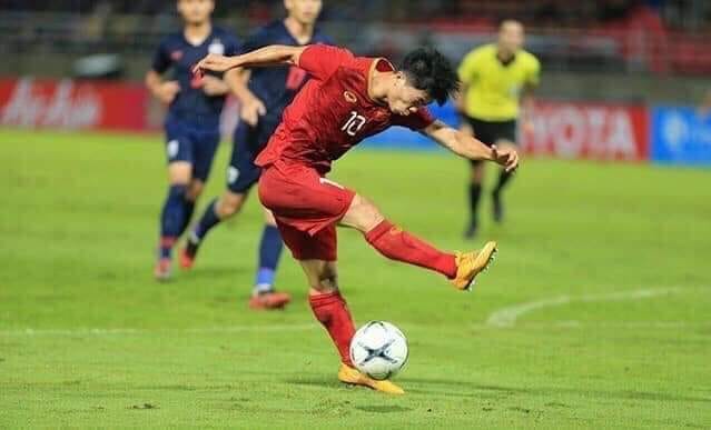 Công Phượng sút trượt bóng ở phút 89 việt nam vs thái lan, vòng loại world cup 2022, vl wc 2022, akira nishino, đội tuyển việt nam, đội tuyển thái lan