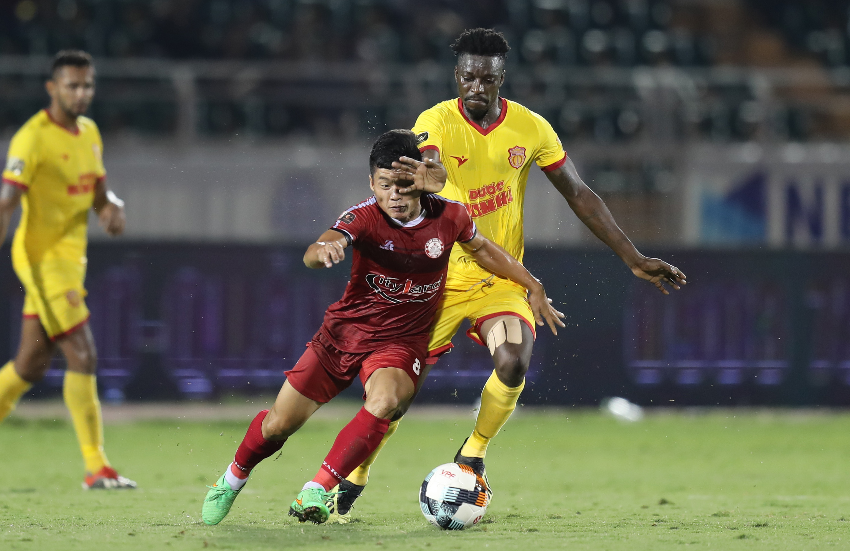 Họ có được bàn thắng dẫn trước nhờ công của Diogo Kết quả Nam Định vs TPHCM, trực tiếp vòng 23 v-league 2019, nam định vs tphcm, trực tiếp tphcm vs nam định, trực tiếp nam định