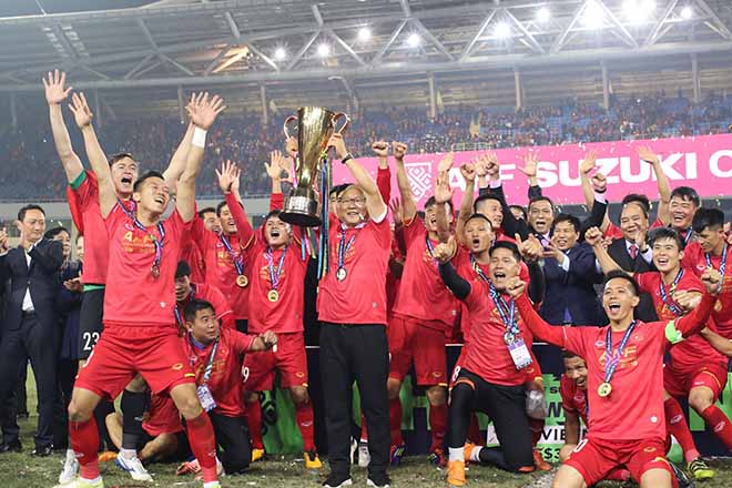 Việt Nam giành chức vô địch AFF Cup 2018 việt nam vs thái lan, vòng loại world cup 2022, vl wc 2022, akira nishino, đội tuyển việt nam, đội tuyển thái lan