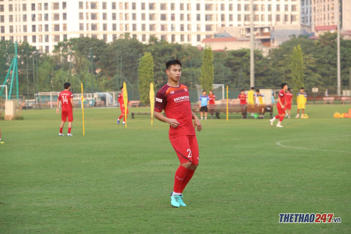 Dù chấn thương nhưng Việt Phong vẫn có thể tham gia buổi tập nhẹ nhàng hôm nay U22 Việt Nam 2019, Sea games 2019, sea games 30, đtqg việt nam, buổi tập đội tuyển việt nam