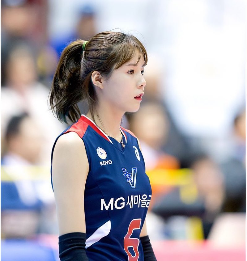 Lee Da Yeong sinh năm 1996, sở hữu chiều cao 1m80 cùng gương mặt vô cùng xinh đẹp hot girl bóng chuyền, lee da yeong, vđv bóng chuyền hàn quốc, đội tuyển bóng chuyền hàn quốc, nữ vđv hàn quốc