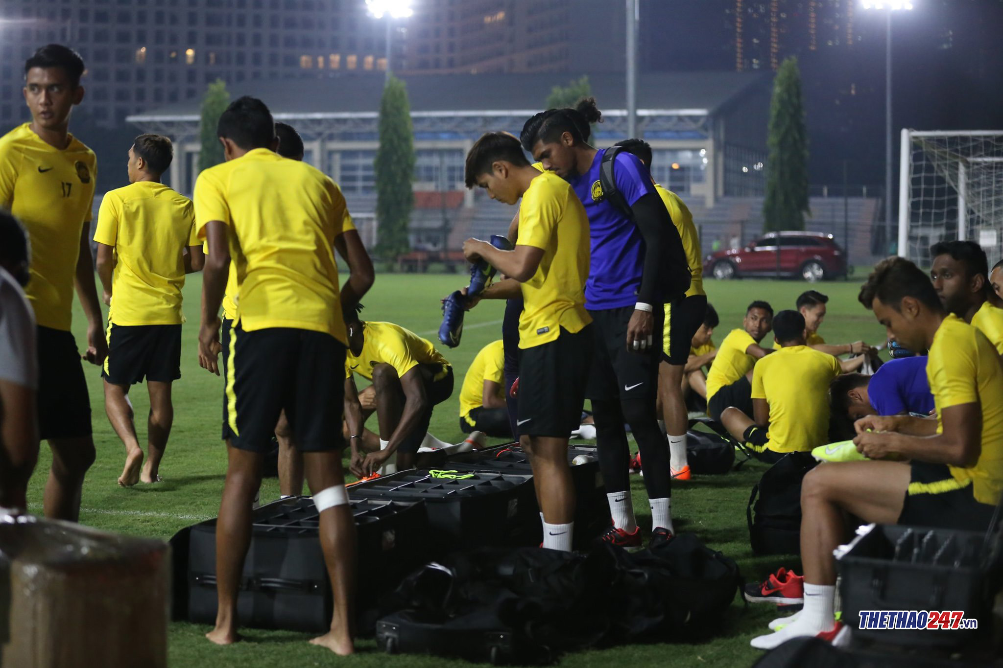 Các cầu thủ Malaysia dường như mệt mỏi sau chuyến bay đến Hà Nội việt nam vs malaysia, vòng loại world cup 2022, hlv park hang seo, malaysia vs việt nam, vl wc 2022
