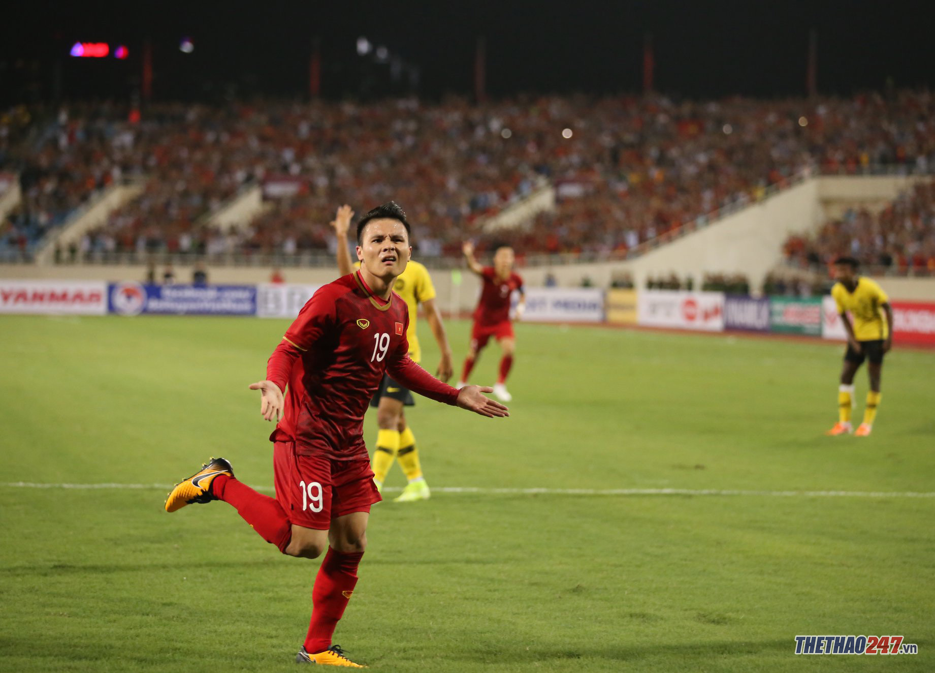 Bàn thắng của Quang Hải vô cùng đẳng cấp. Ảnh: Kiên Lê kết quả việt nam vs malaysia, việt nam vs malaysia, vòng loại world cup 2022, vl wc 2022, hlv park hang seo