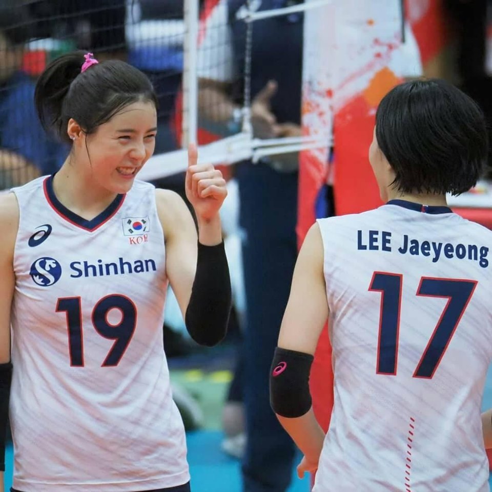 Lee Da Yeong đã cùng đội tuyển Hàn Quốc giành nhiều HCV tại Asian Games 2014, HCB tại Asian Women's Cup Volleyball Championship 2014, HCĐ tại Asian Women's Volleyball Championship 2013 & Asian Women's U19 Volleyball Championship hot girl bóng chuyền, lee da yeong, vđv bóng chuyền hàn quốc, đội tuyển bóng chuyền hàn quốc, nữ vđv hàn quốc
