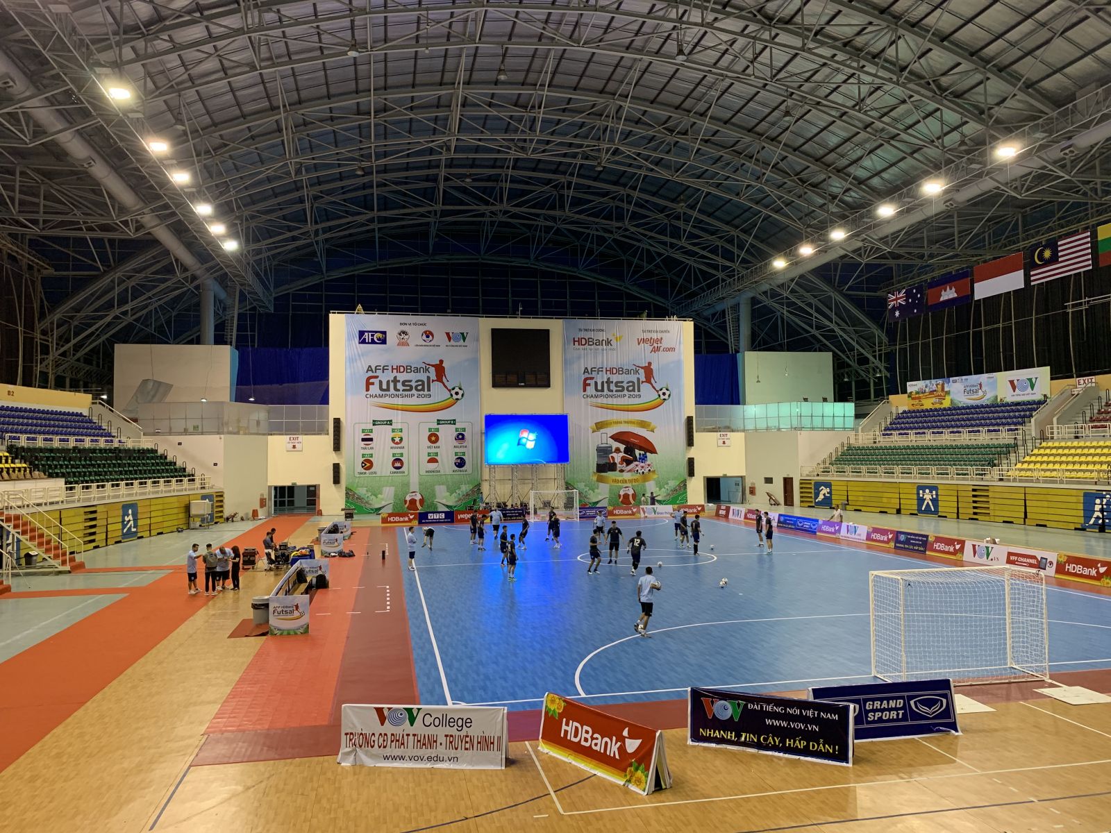 Nhà thi đấu Phú Thọ đã sẵn sàng cho giờ khai cuộc. giải futsal HDBank vô địch Đông Nam Á 2019, futsal đông nam á, bóng đá futsal nam, futsal việt nam