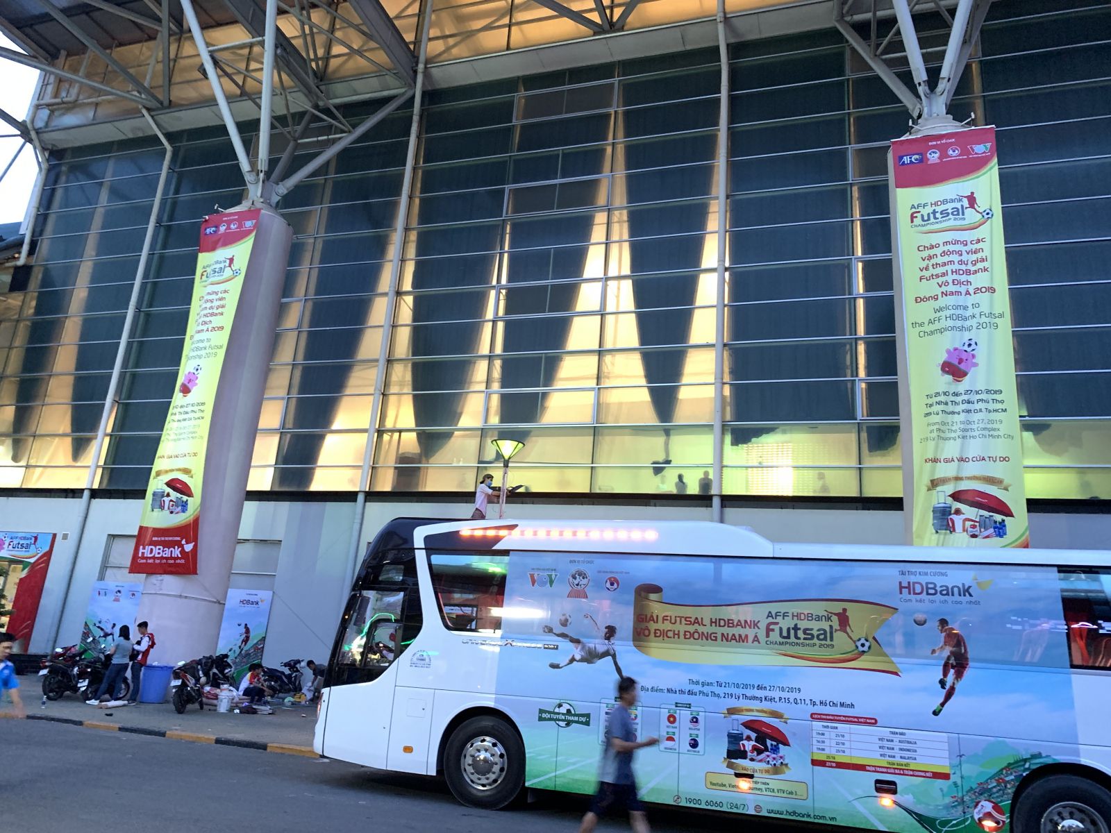 Xe bus dành riêng để phục vụ các đội tuyển giải futsal HDBank vô địch Đông Nam Á 2019, futsal đông nam á, bóng đá futsal nam, futsal việt nam