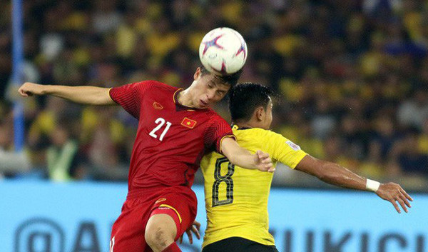 Trần Đình Trọng vắng mặt vì án treo giò tran dinh trong
