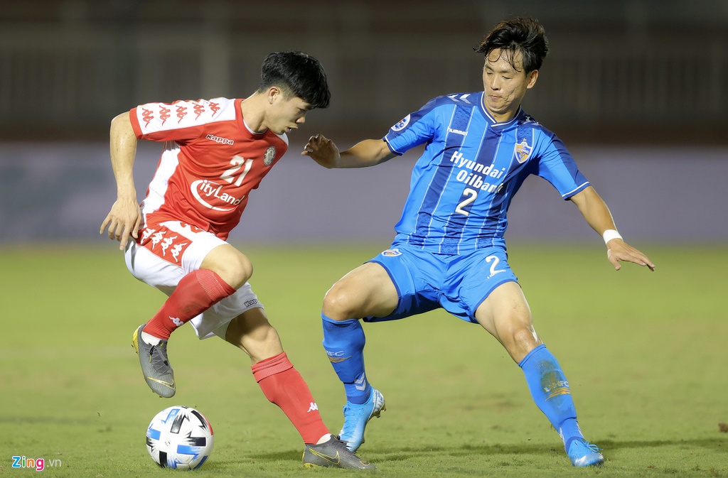 Công Phượng ghi bàn cho TPHCM ở AFC Cup. Ảnh: Zing cong phuong tphcm