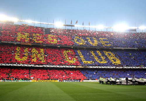 Slogan của Barca trên khán đài SVĐ Nou Camp. Ảnh: FCB Barca vs Bilbao, Cup Nha Vua, khung hoang, Messi vs Abidal, Messi