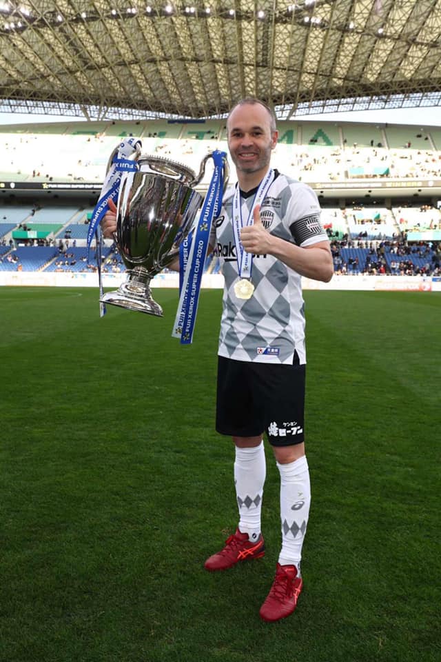 Andres Iniesta vẫn đang hạnh phúc tại Vissel Kobe. Ảnh: Internet Barca, Barcelona, Messi, Iniesta, Barca Iniesta