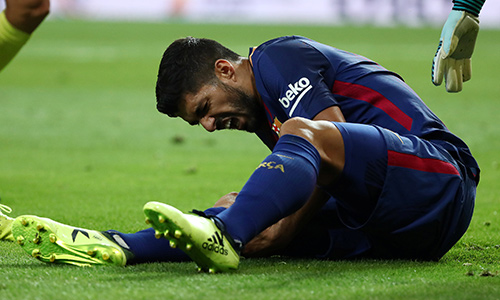 Suarez chấn thương khiến Barca không có được thành tích tốt thời gian gần đây. Ảnh: Internet Luis Suarez, Barca, La Liga