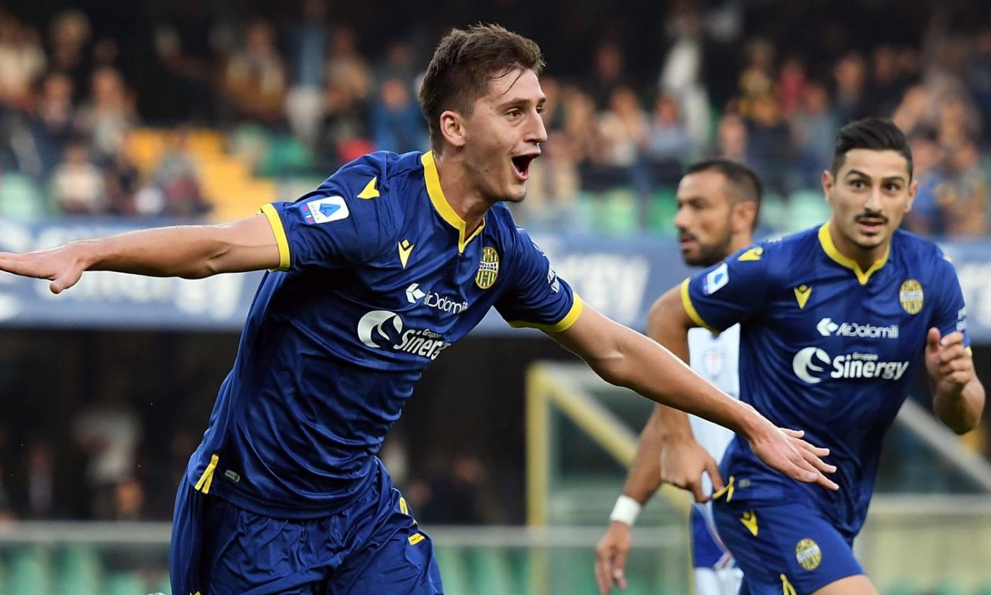 Kumbualla cùng Hellas Verona đang bay cao trên BXH Serie A. Ảnh: Internet MU, Man City, Liverpool, Kumbualla