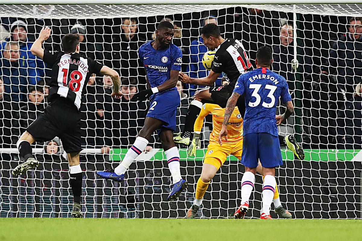 Newcastle liên tiếp tạo nên 2 trận đấu điên rồ với những bàn thắng ở những giây cuối cùng. Ảnh: Internet Ngoại Hạng Anh, Arsenal vs Newcastle, vòng 26