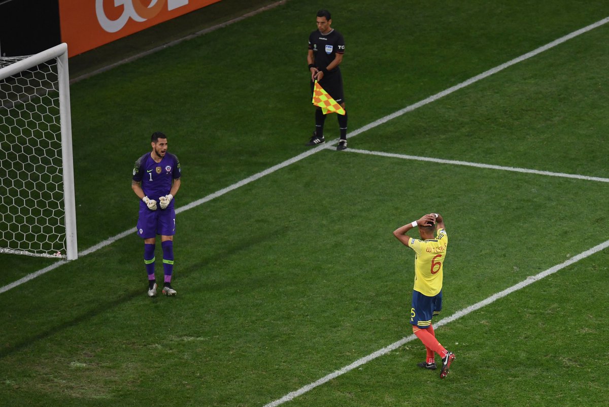 Tesillo là người duy nhất đá hỏng penalty trong trận đấu với Chile Colombia, bị loại, Copa America 2019, James Rodriguez, đội bóng giữ sach lưới