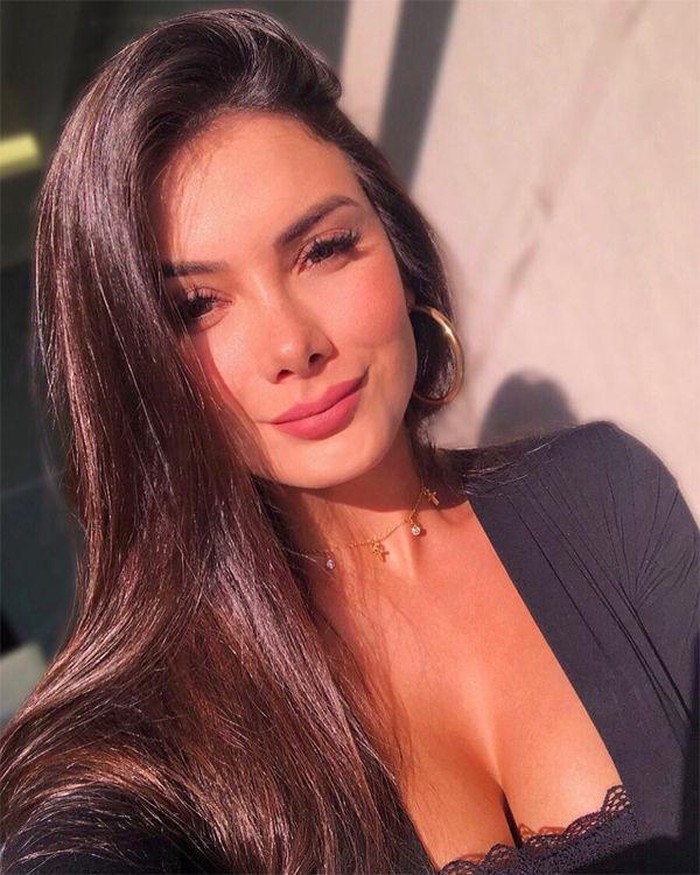 bạn gái Romario, Ana Karoline Nazario, nữ sinh đại học, romario, brazil, huyền thoại brazil, chân sút brazil, nữ sinh brazil, cựu sao brazil, hẹn hò