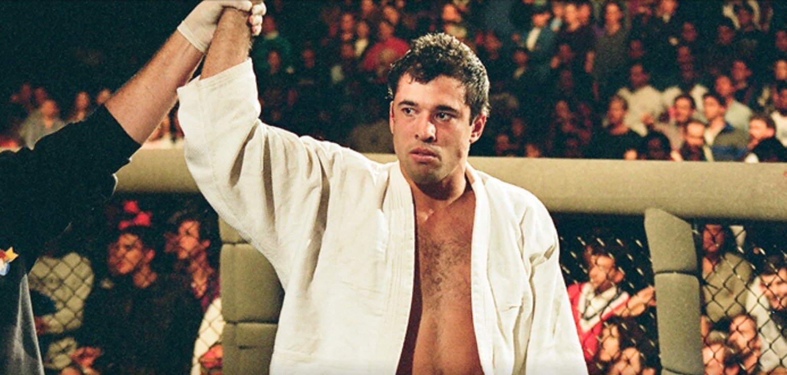 Hành trình của Royce Gracie tại UFC đã gây tiếng vang lớn cho BJJ và nhà Gracie BrazilianJiu-jitsu, BJJ, MMA, Gracie, Judo, lịchsử