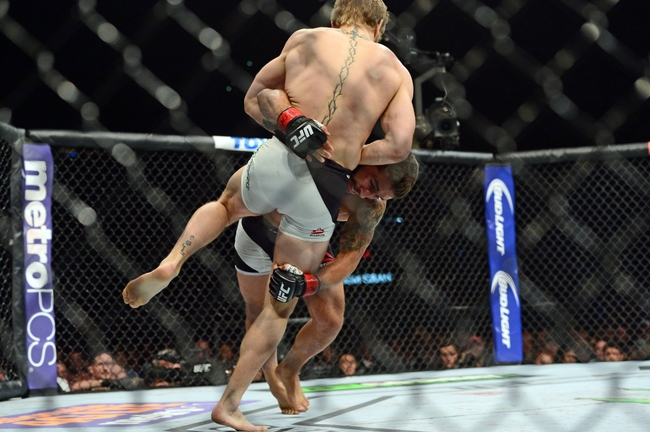 Sai lầm lớn nhất của Chad Mendes chính là lao vào hòng kết thúc sớm Conor. Conor bị đánh giá thấp, khả năng của Conor, Conor McGregor, Conor vs Khabib, UFC 229, UFC 189, UFC 194,