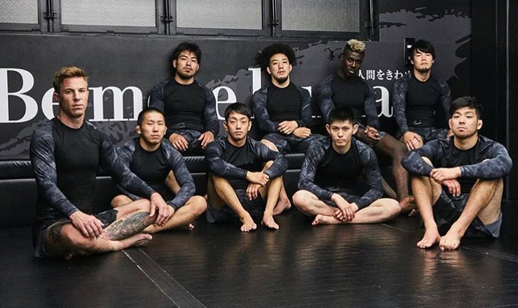 Thomas Mietz (ngoài cùng bên trái) cùng các thành viên team Carpe Diem. Thomas Mietz đến Việt Nam, Thomas Mietz, võ sĩ BJJ quốc tế, Agoge, BJJ Việt Nam, Cộng đồng BJJ Hà Nội