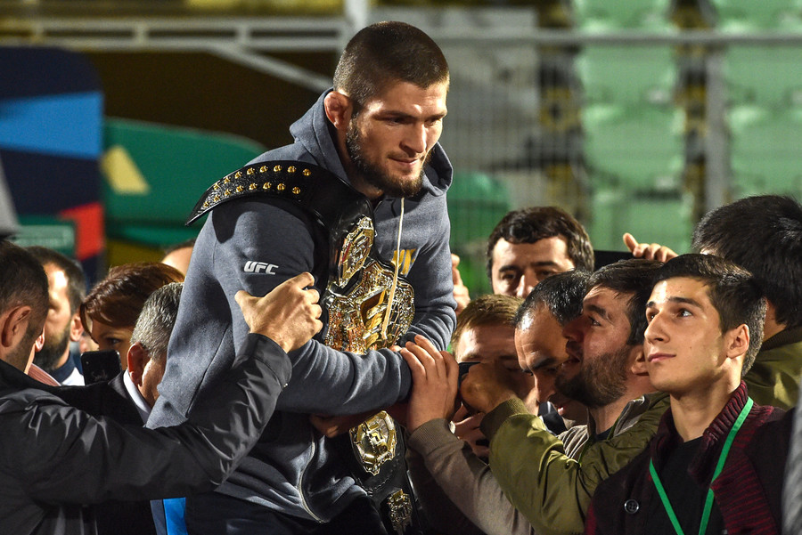 Khabib đã có buổi lễ mừng công rất hoành tráng tại thủ đô quê nhà. tổng thống Putin chúc mừng khabib, putin và khabib, khabib nurmagomedov, khabib vs conor, ufc 229,