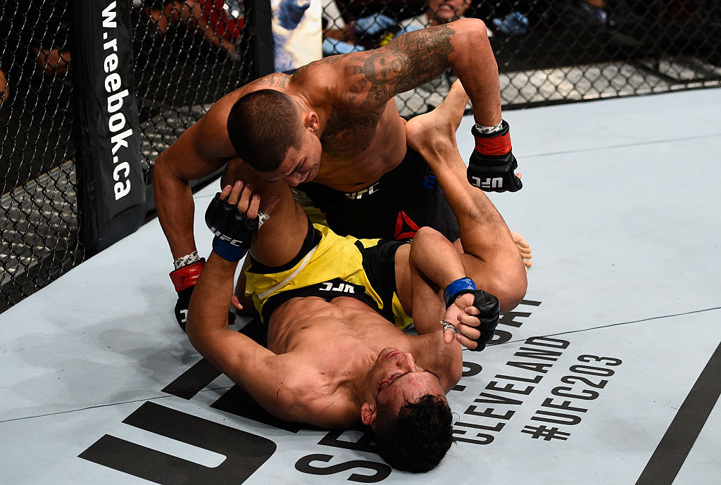 Từng chinh chiến ở cả Lightweight và Featherweight. ufc, mma, anthony pettis, stephen thompson, anthony pettis lên hạng,