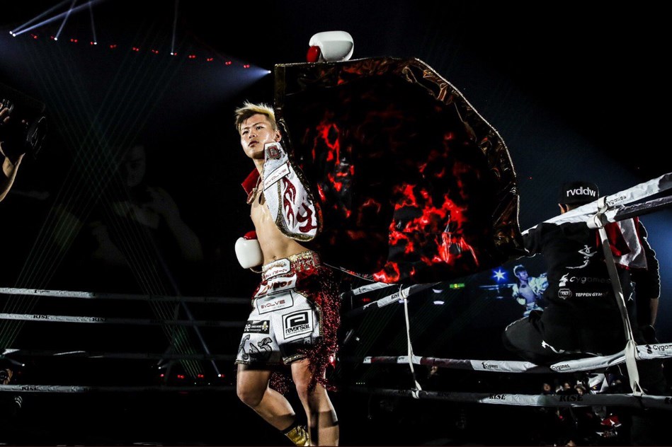 Chàng võ sĩ trẻ rất khéo léo chủ động đưa ra điều kiện. conor mcgregor, tenshin nasukawa, thách đấu,