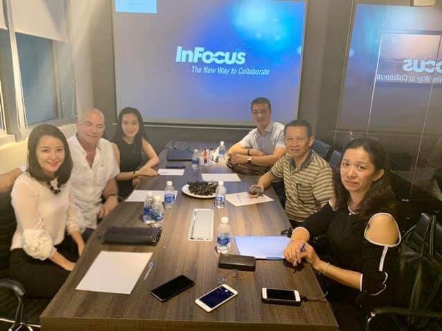 Cuộc gặp cho trận đấu của Trần Văn Thảo sẽ diễn ra ngày 17/1, trước đó, các trọng tài quốc tế cùng đại diện WBF đã có buổi gặp để thảo luận về các thông tin cho trận đấu. boxing, trần văn thảo, boxing việt nam,
