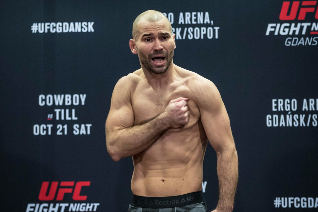 Hiện tại, vẫn chưa rõ đâu sẽ là 'mái nhà mới' cho tay đấm người Nga. ufc, mma, artem lobov, thách đấu buakaw, saenchai,