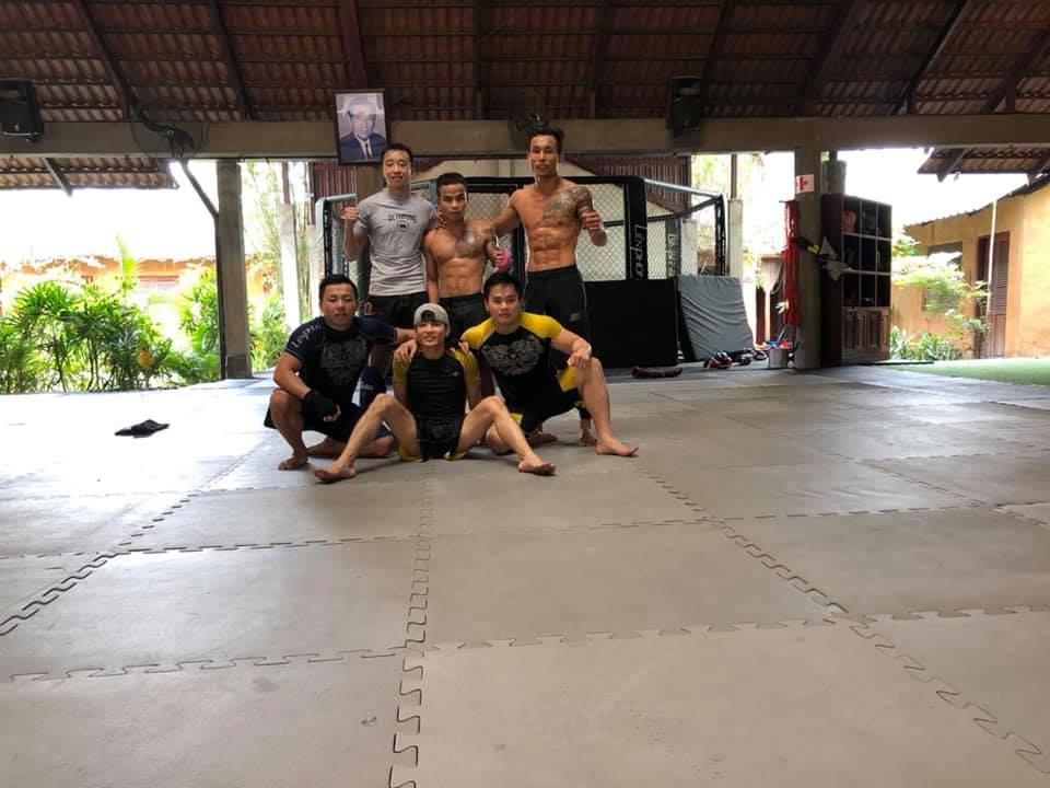 Trần Quang Lộc cùng các đồng đội tại Liên Phong. one championship, trần quang lộc, trần quang lộc tập luyện,