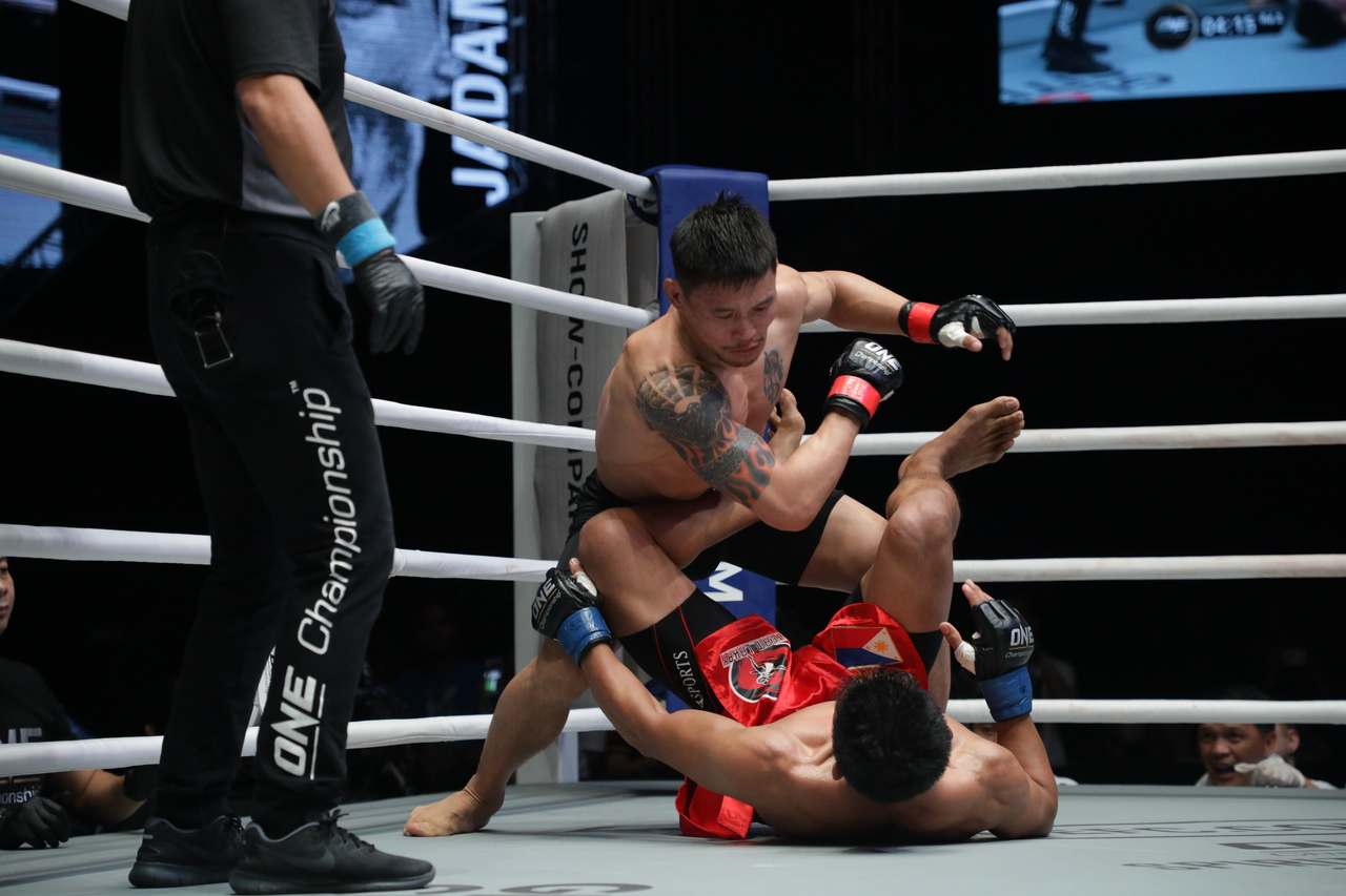 Khả năng xử lý tốt các tình huống đôi công chính là vũ khí của Jadamba oene championship, martin nguyễn, one roots of honor, mma
