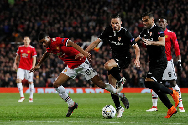 Quá nhiều cầu thủ chơi ở mức trung bình khiến MU dừng bước ở Champions League ket qua mu vs sevilla, mu 1-2 sevilla, cup c1, champions league