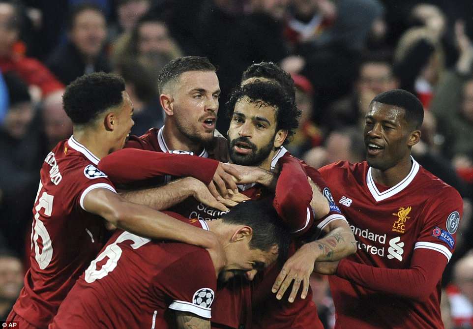 Lúc này, các CĐV của Liverpool đã có thể tìm ra một cái tên để nói rằng: 'chúng tôi đã tìm ra được một người hay hơn Ronaldo ở Champions League', đó chính là Mohamed Salah Liverpool 5-2 Roma, ket qua Liverpool 5-2 Roma, mohamed salah, ronaldo, champions league, ban ket champions league