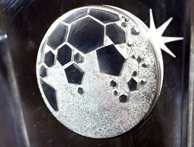 Thông điệp được thể hiện trên chiếc cúp nói về tinh thần đoàn kết của giải đấu số 1 châu Á, vốn có tuổi đời lớn thứ hai trên thế giới sau mỗi World Cup