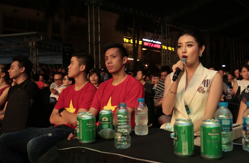 Văn Quyết, Duy Mạnh cùng Á hậu Huyền My khuấy động không khí xem chung kết Champions League van quyet, duy manh, dai tiec champions league, chung ket c1, heineken