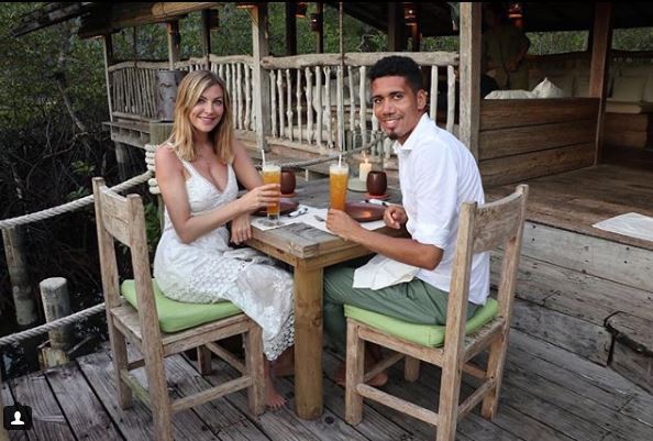 Smalling và cô vợ Cooke đi du lịch sau khi không được triệu tập lên ĐT Anh smalling, smalling den viet nam, man utd, ha noi