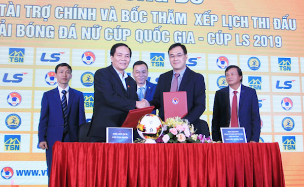 Bóng đá nữ lần đầu tiên được tổ chữ cúp Quốc gia bong da nu, giai cup quoc gia nu, ha nam, ha noi, tp hcm, thai son nam