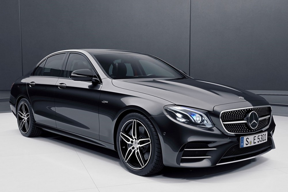 Cụm đèn trước xe mercedes e350 amg 2020 được thiết kế hình chiếc lá mềm mại tinh xảo, được ứng dụng công nghệ Multi-Beam LED Đánh giá cụm đèn trước xe Mercedes E350 AMG 2020