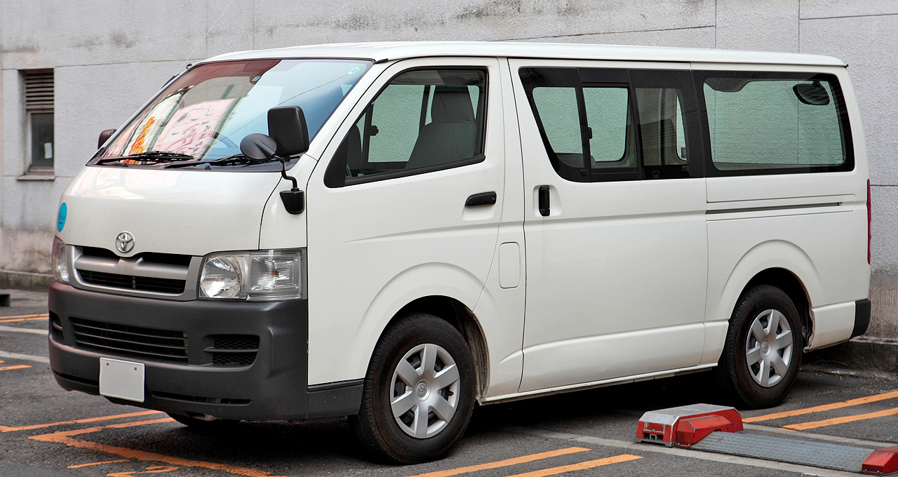 Toyota Hiace 5 mẫu xe ô tô có doanh số thấp nhất tháng 2/2020