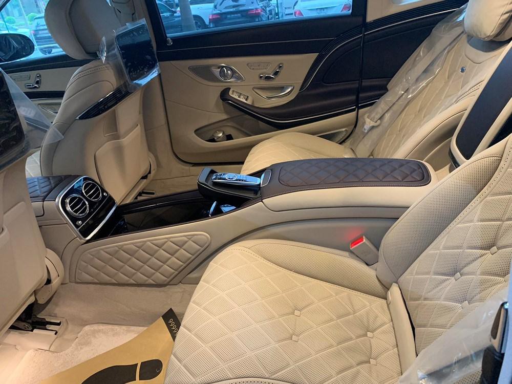 Khoang sau Mercedes-Maybach S650