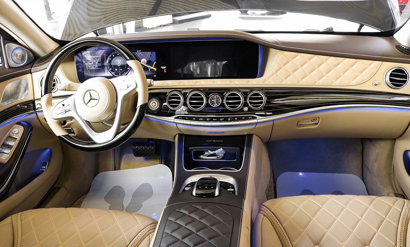 Khoang lái Mercedes Maybach S650